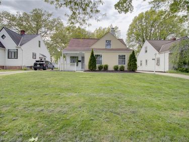 6836 Beresford Avenue, Parma Heights, OH 44130