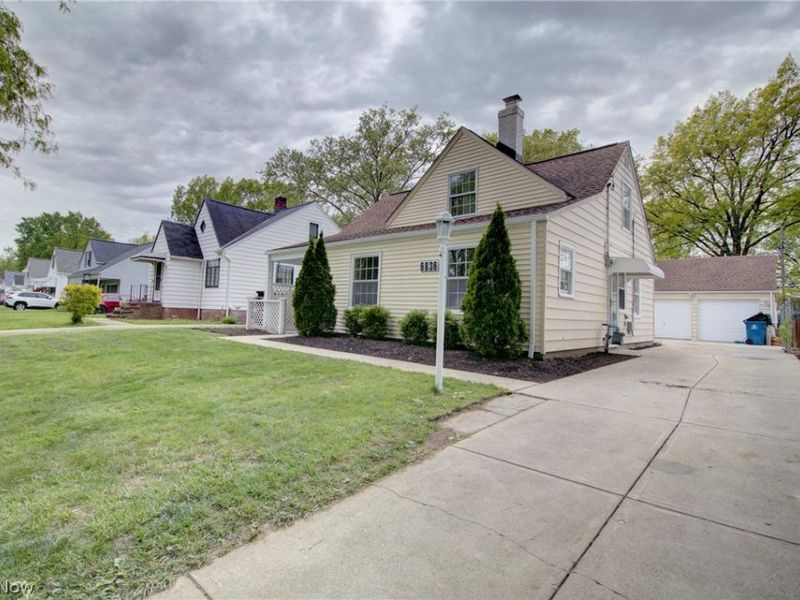 6836 Beresford Avenue, Parma Heights, OH 44130 Photo 3