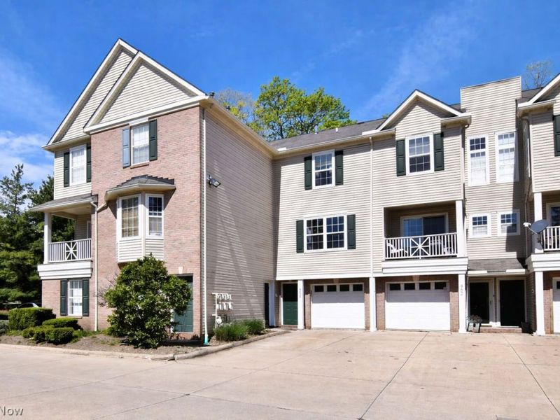 864 Tollis , Broadview Heights, OH 44147 Photo 1