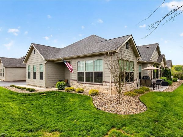 9264 Sharrott Road , Unit 804, Poland, OH 44514