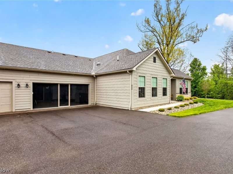 9264 Sharrott Road , Unit 804, Poland, OH 44514 Photo 27