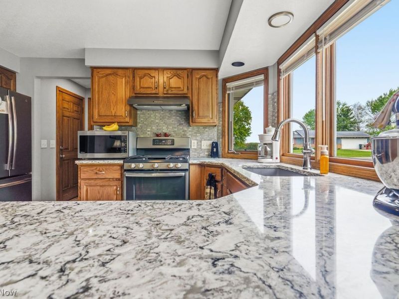 3763 Oakridge Drive NE, Louisville, OH 44641 Photo 14