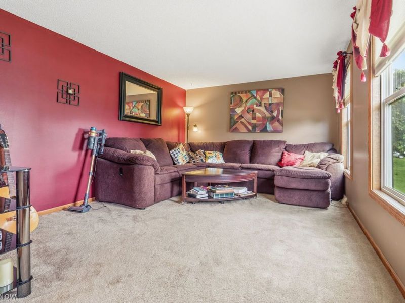 3763 Oakridge Drive NE, Louisville, OH 44641 Photo 7