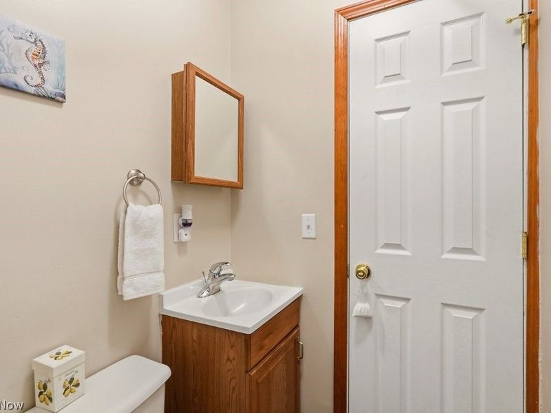 25085 Sandhurst Road , Bedford Heights, OH 44146 Photo 10