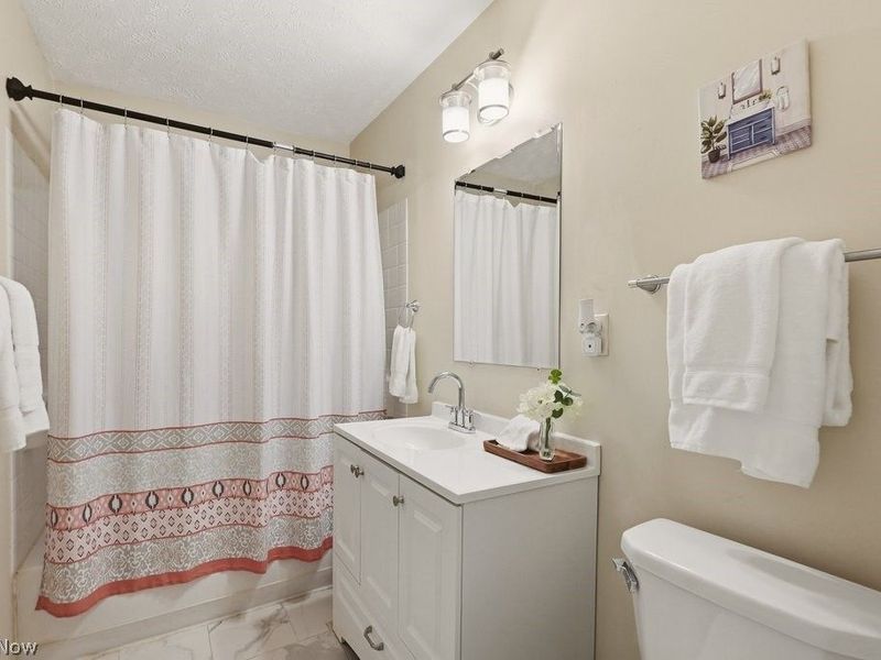 25085 Sandhurst Road , Bedford Heights, OH 44146 Photo 11