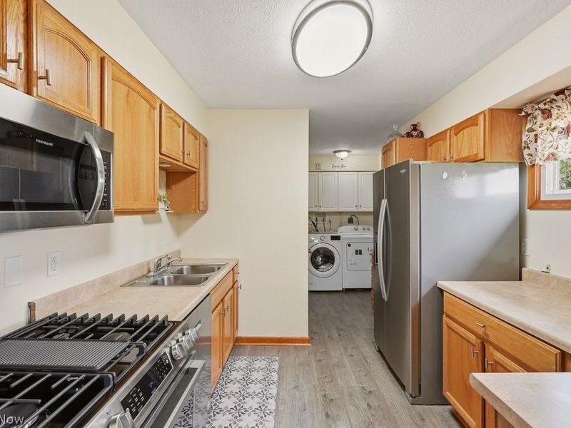 25085 Sandhurst Road , Bedford Heights, OH 44146 Photo 5
