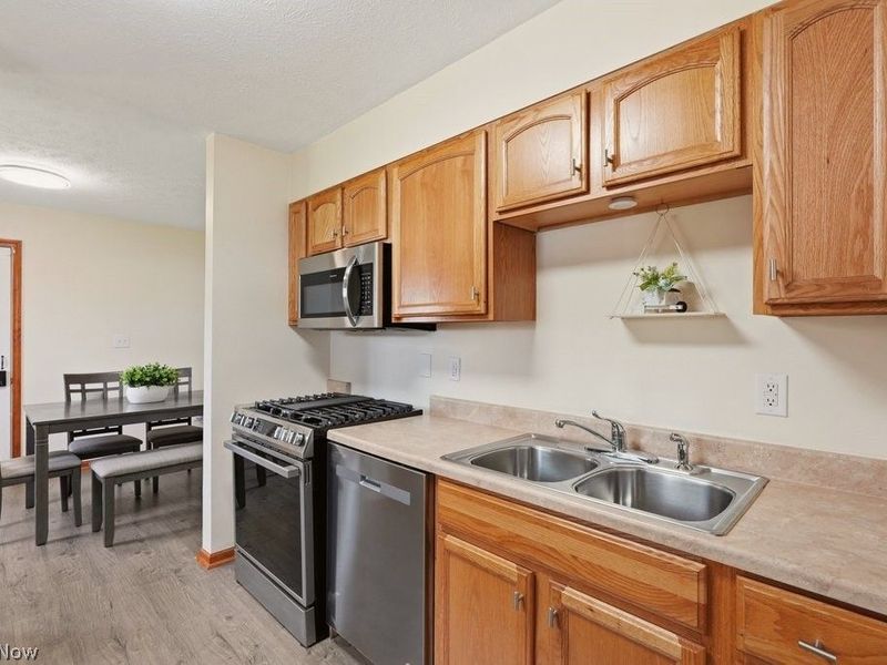 25085 Sandhurst Road , Bedford Heights, OH 44146 Photo 7