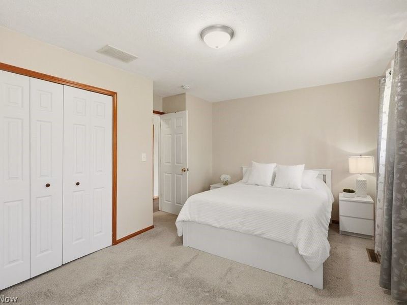 25085 Sandhurst Road , Bedford Heights, OH 44146 Photo 8