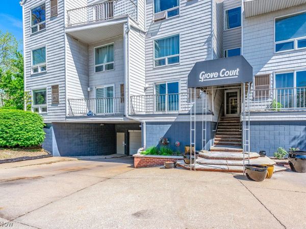 1900 Grove Court , Unit 105, Cleveland, OH 44113