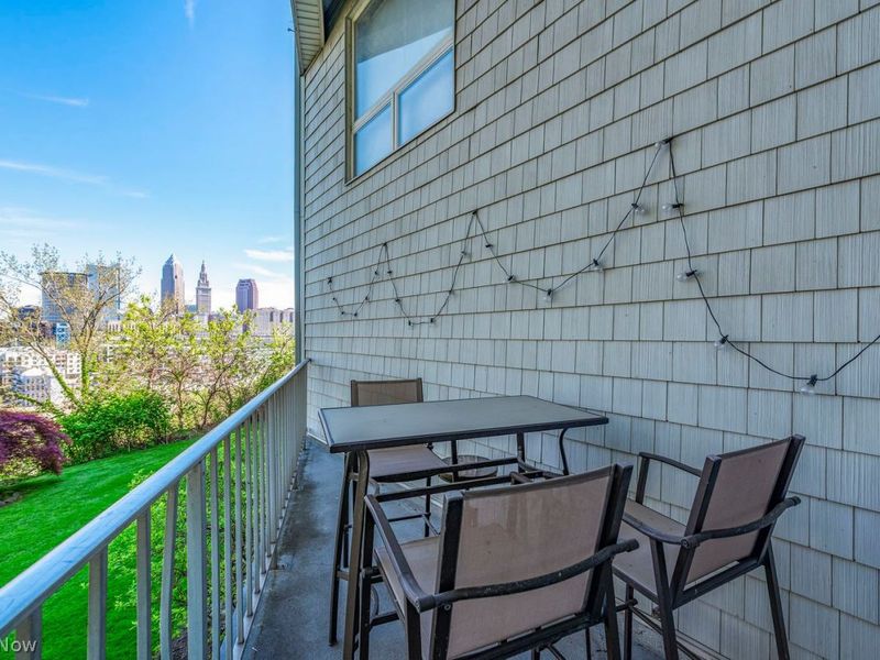 1900 Grove Court , Unit 105, Cleveland, OH 44113 Photo 23