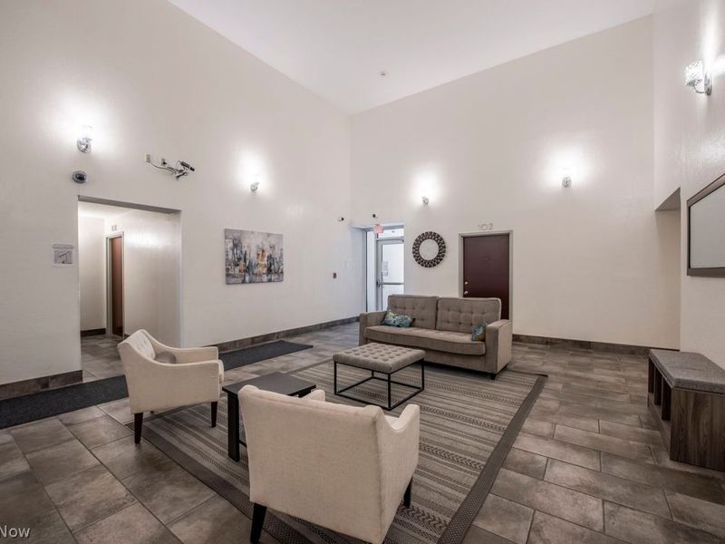 1900 Grove Court , Unit 105, Cleveland, OH 44113 Photo 5