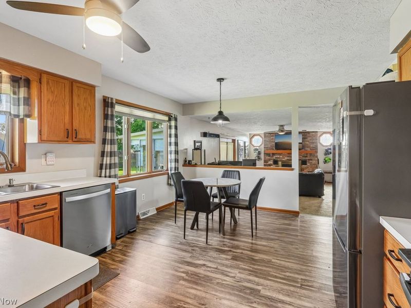 18056 Drake Road , Strongsville, OH 44136 Photo 13
