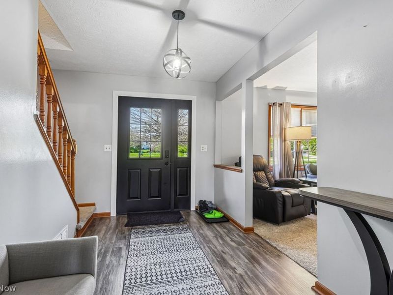 18056 Drake Road , Strongsville, OH 44136 Photo 2