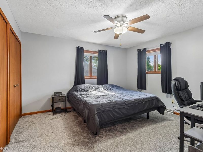 18056 Drake Road , Strongsville, OH 44136 Photo 20
