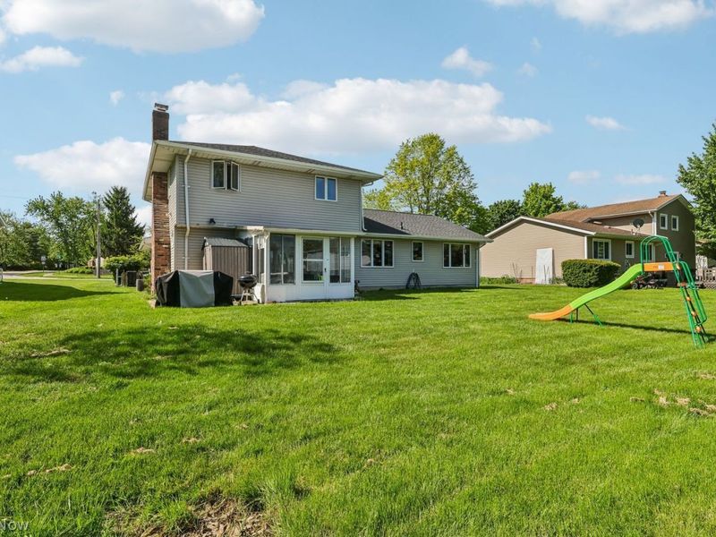 18056 Drake Road , Strongsville, OH 44136 Photo 31