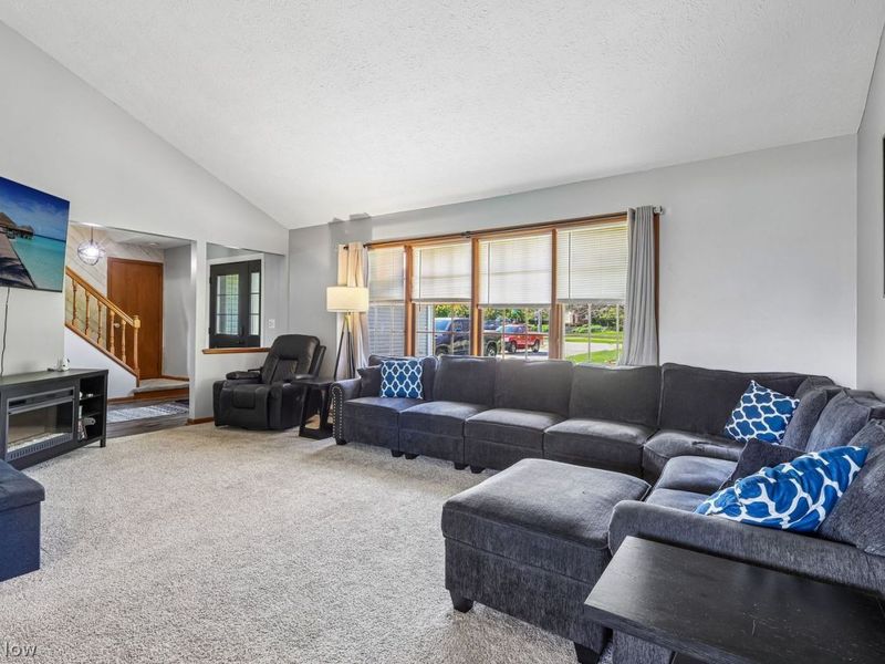18056 Drake Road , Strongsville, OH 44136 Photo 5