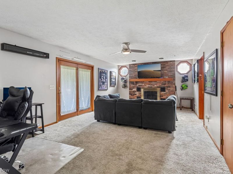 18056 Drake Road , Strongsville, OH 44136 Photo 6
