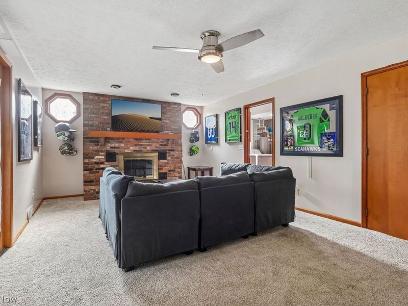 18056 Drake Road , Strongsville, OH 44136 Photo 7
