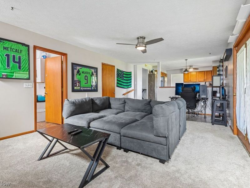 18056 Drake Road , Strongsville, OH 44136 Photo 8