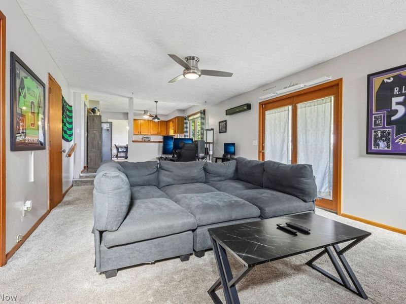 18056 Drake Road , Strongsville, OH 44136 Photo 9