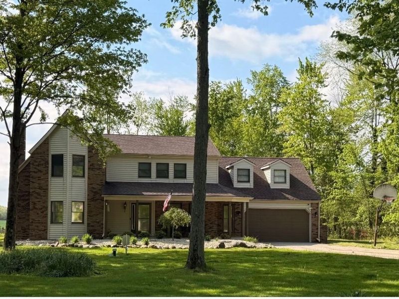 48260 Tina Lane , Amherst, OH 44001 Photo 1