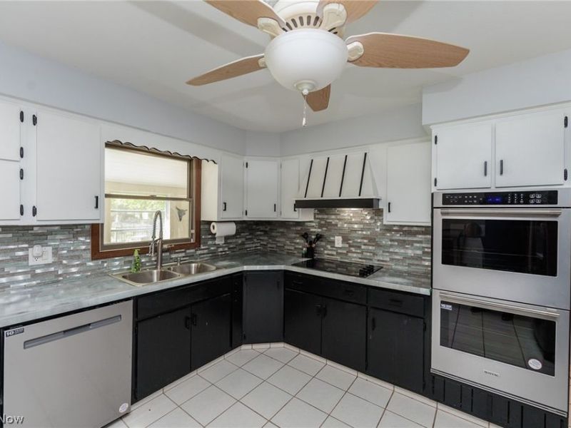 48260 Tina Lane , Amherst, OH 44001 Photo 11