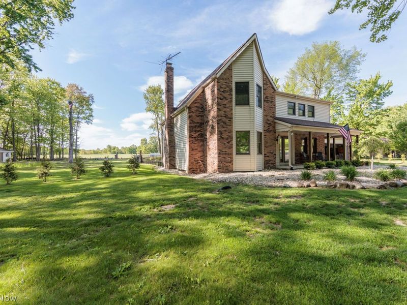 48260 Tina Lane , Amherst, OH 44001 Photo 2