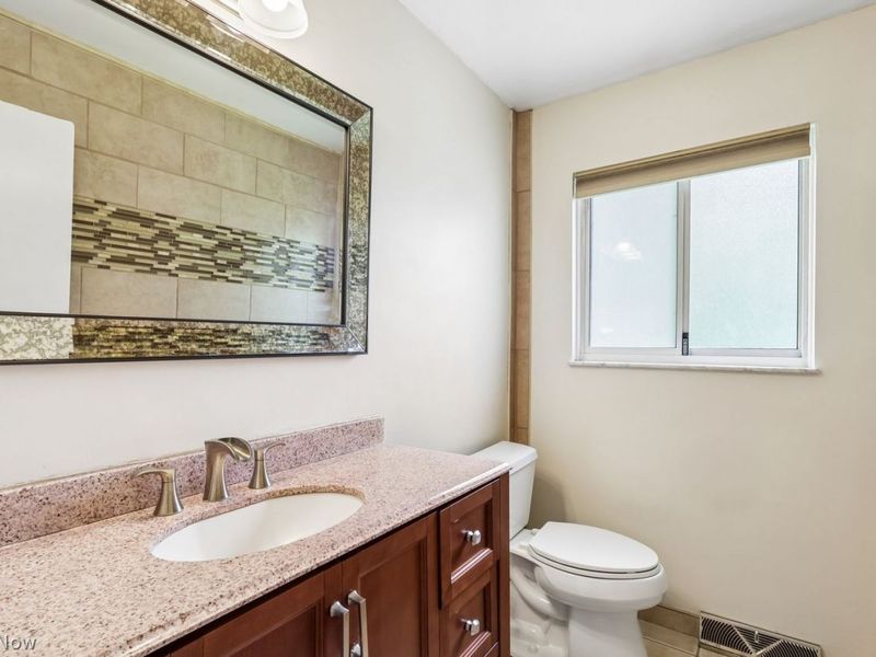 31660 Sedgefield Oval , Solon, OH 44139 Photo 13