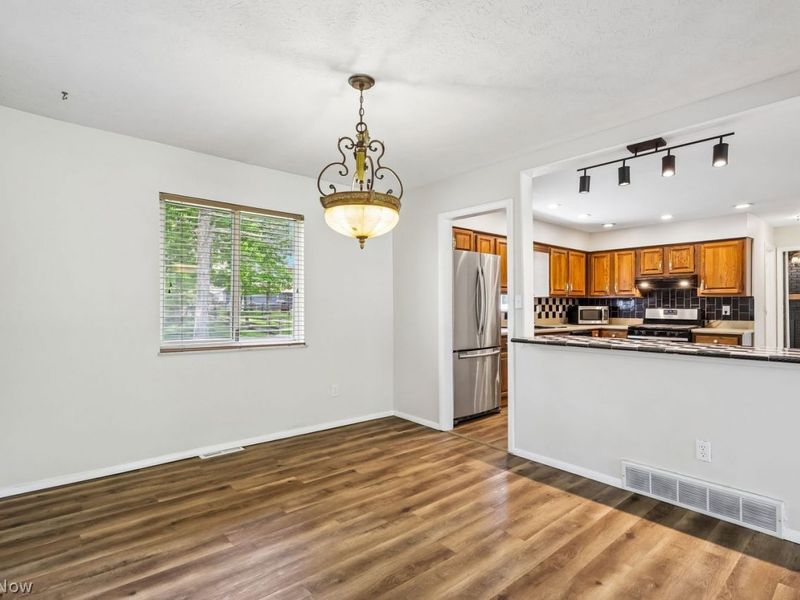 31660 Sedgefield Oval , Solon, OH 44139 Photo 7