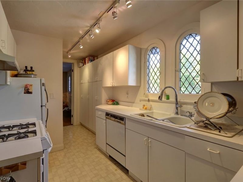 2485 Fairmount Blvd , Unit B, Cleveland Heights, OH 44106 Photo 11