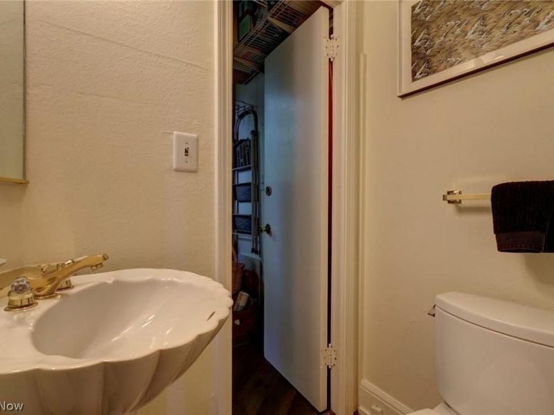 2485 Fairmount Blvd , Unit B, Cleveland Heights, OH 44106 Photo 24