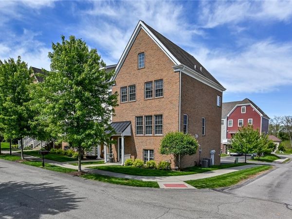 300 Osona Ln , Mars, PA 16046