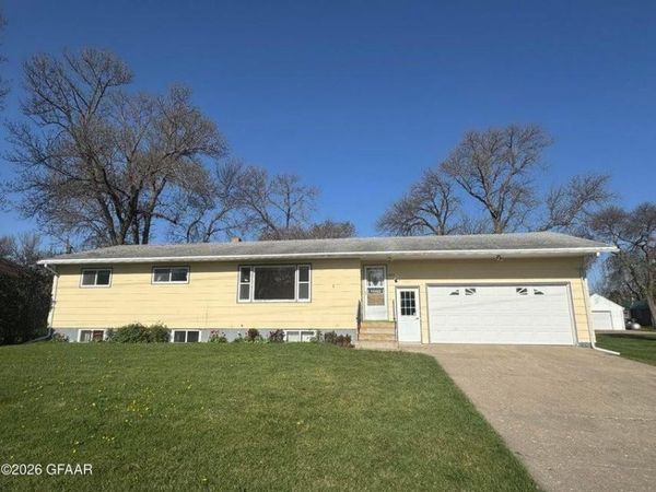 203 Park Ave , Finley, ND 58230