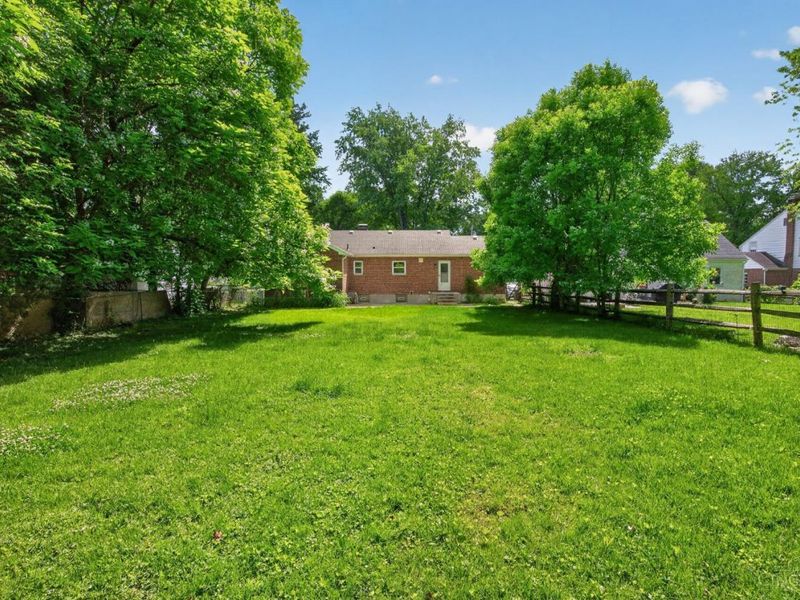 1647 Dell Terrace, Cincinnati, OH 45230 Photo 23