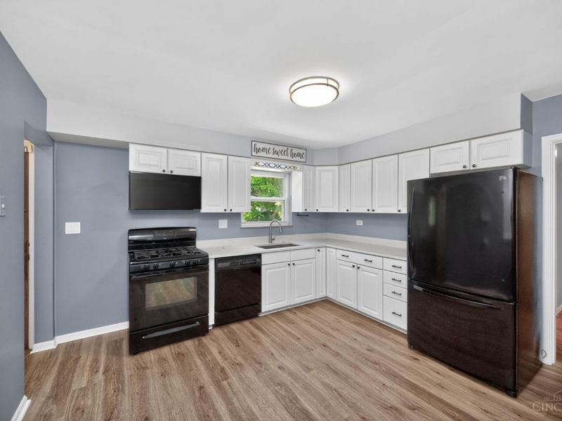 1647 Dell Terrace, Cincinnati, OH 45230 Photo 7