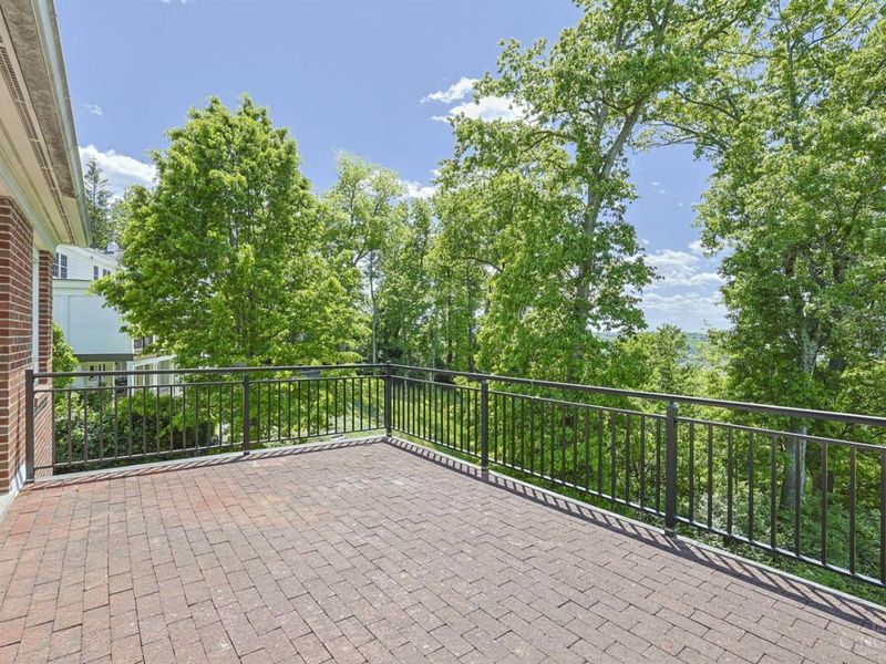 11 Weebetook Lane, Cincinnati, OH 45208 Photo 43