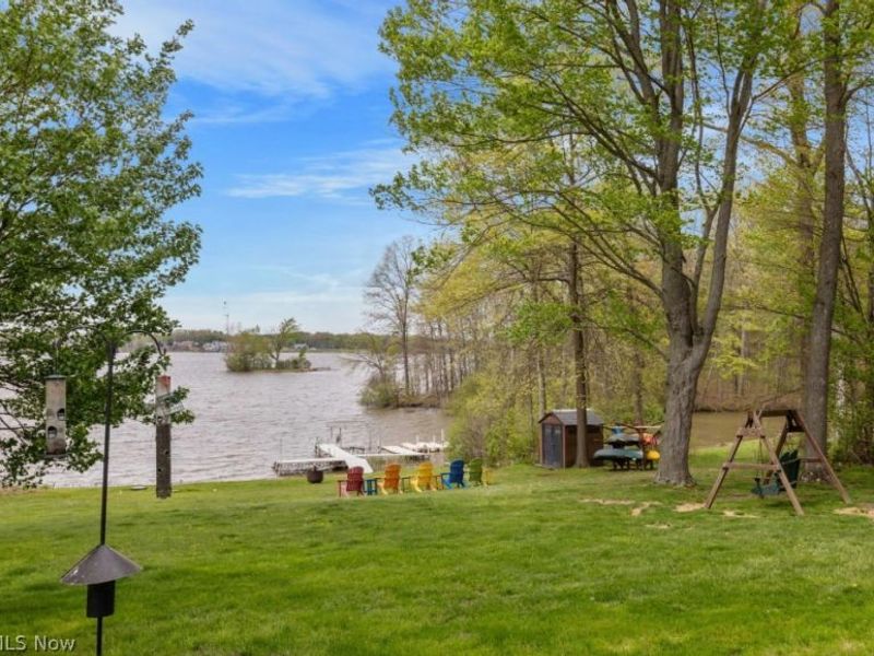 2252 Heston Drive, Lake Milton, OH 44429 Photo 23