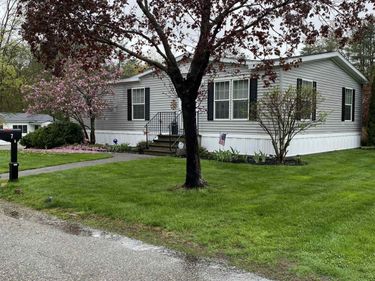 7 Sir Lancelot Drive, Exeter, NH 03833