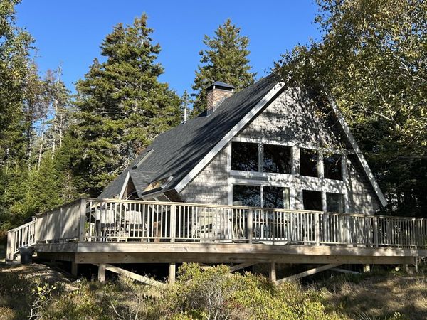 180 Red Point Road , Swans Island, ME 04685