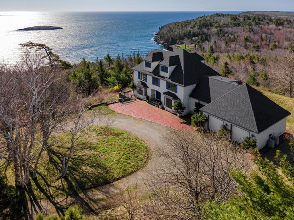 18 Greenway Court , Bar Harbor, ME 04609