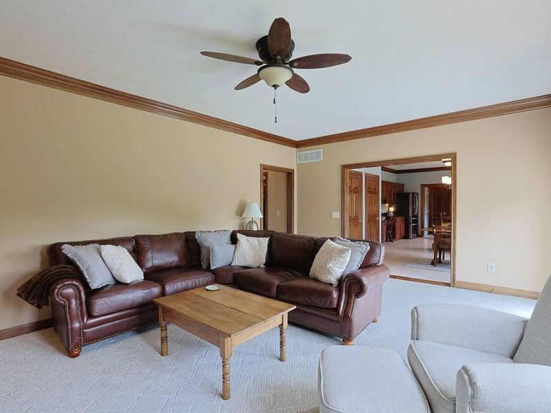 638 Primrose Lane, Tipp City, OH 45371 Photo 15