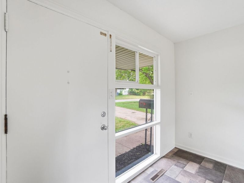 1663-1665 Brentwood Drive, Springfield, OH 45503 Photo 12