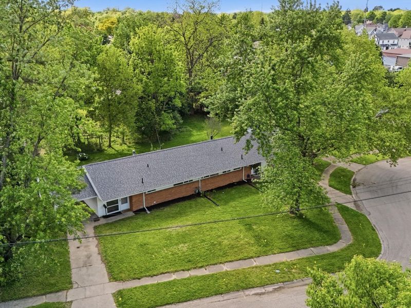 1663-1665 Brentwood Drive, Springfield, OH 45503 Photo 3