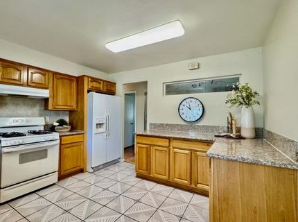3214-brampton N Trentwood Way, Sacramento, CA 95822 Photo