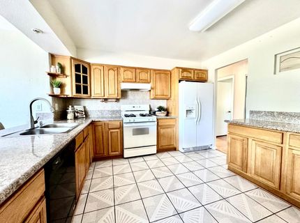 3214-brampton N Trentwood Way, Sacramento, CA 95822 Photo