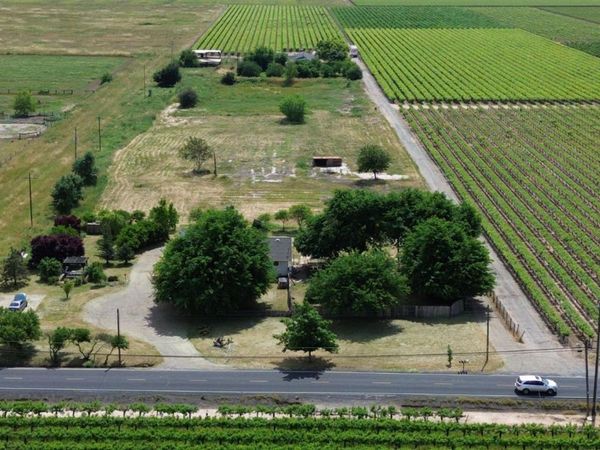 5206 E Jahant Rd, Acampo, CA 95632