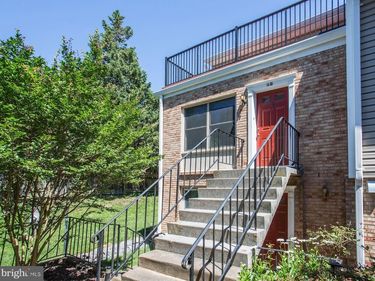 144 N BEDFORD STREET, Unit B, ARLINGTON, VA 22201
