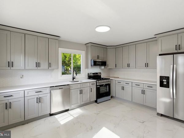26 W 2ND STREET, FLORENCE, NJ 08518