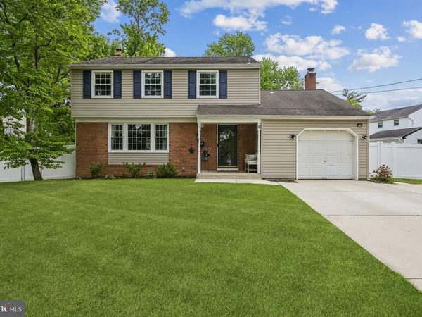 11 BELLOWS LANE, CHERRY HILL, NJ 08002