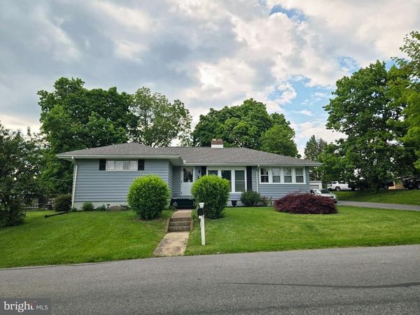 1085 CHAMBERS STREET , HARRISBURG, PA 17113
